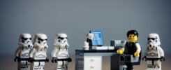 diseñar experiencias corporativas, lego, star wars, toys, stormtroopers, office, people, accused, accusing, bullying, crowd, group, job, staff, aggressive, customer, frustration, despaired, employee, despair, idea, concept, lego pieces, lego, lego, lego, lego, star wars, star wars, star wars, star wars, toys, toys, office, bullying, crowd, group, job, job, job, job, job, staff, customer, customer, customer, employee, employee